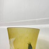 Vase en pâte de verre jaune début XXème signé Lily