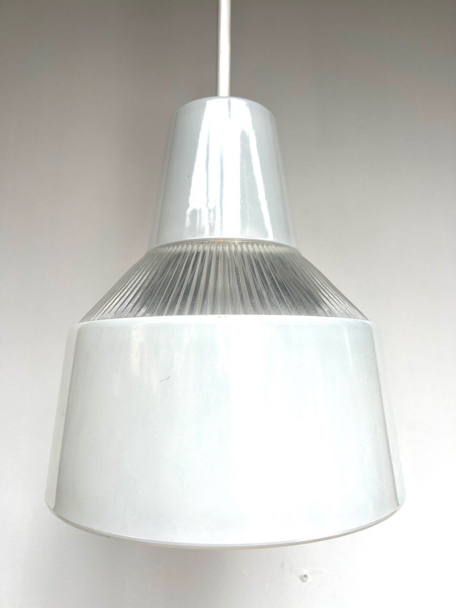 Holophane suspension en verre rv2 prismopal 1972  ø 24 cm