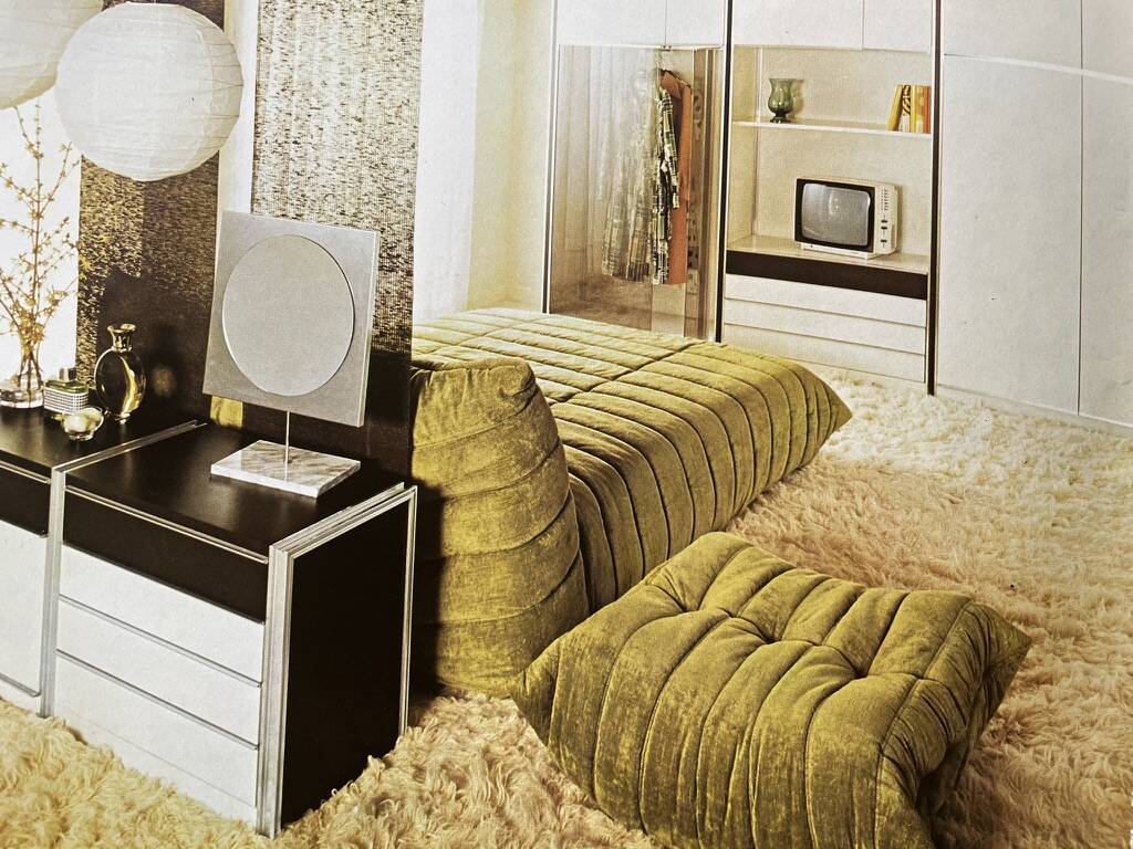 Original Togo velvet bed by Michel Ducaroy for Ligne Roset, 1970s