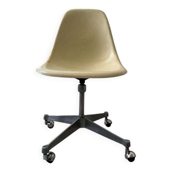 Chaise roue en fibre de verre écru H. Miller pour Mobilier international