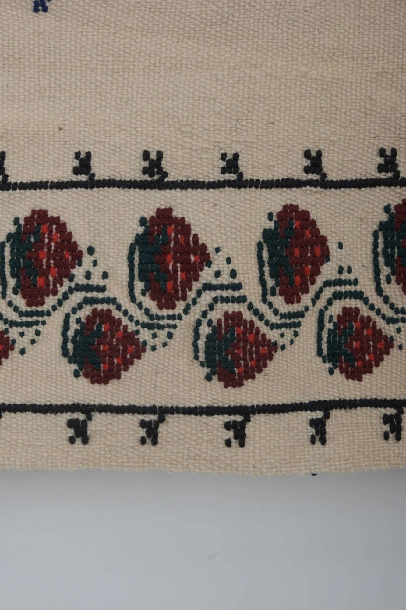 Vintage Turkish kilim handwoven 166x250 cm