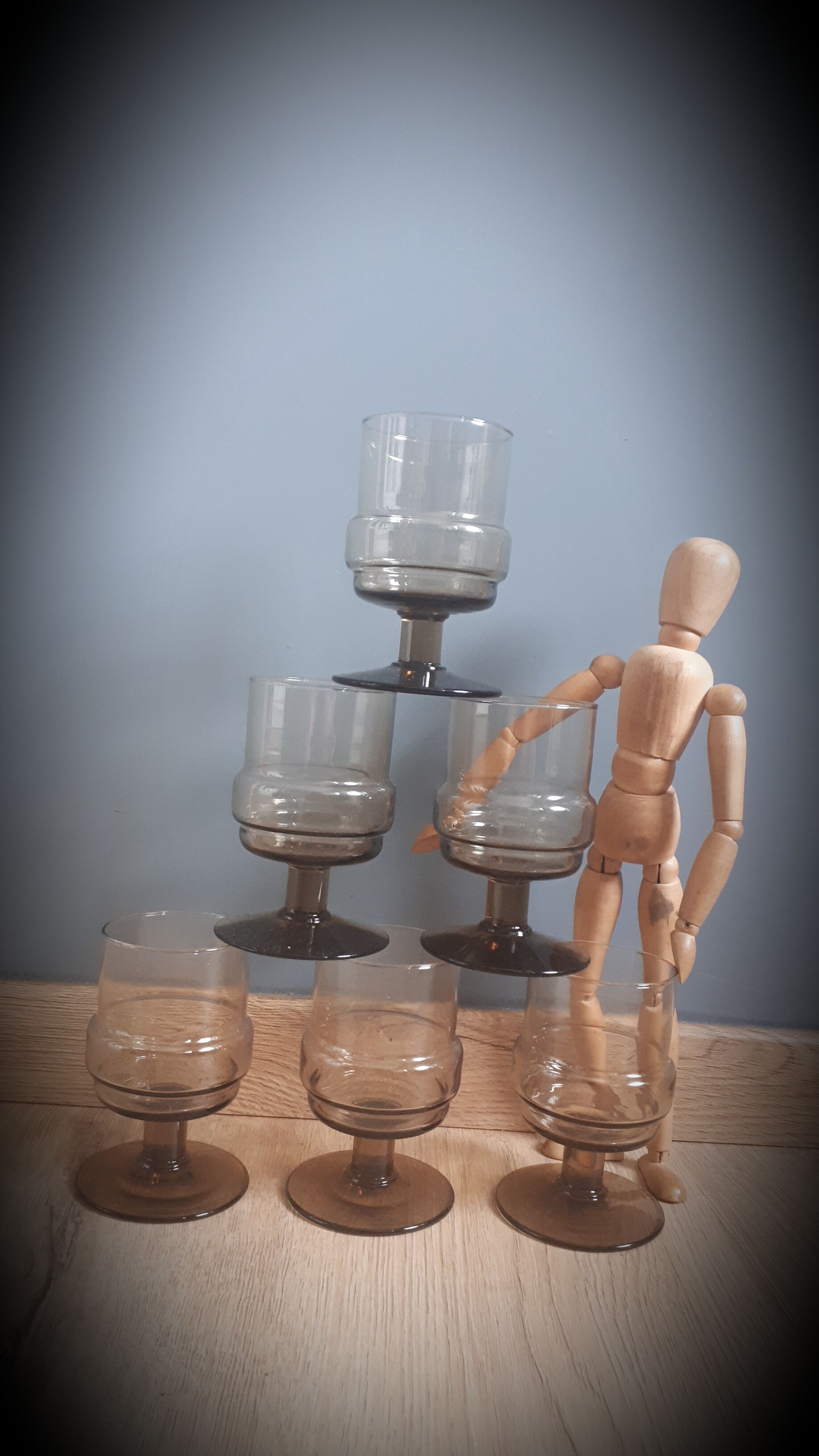 Set 6 vintage brown glasses