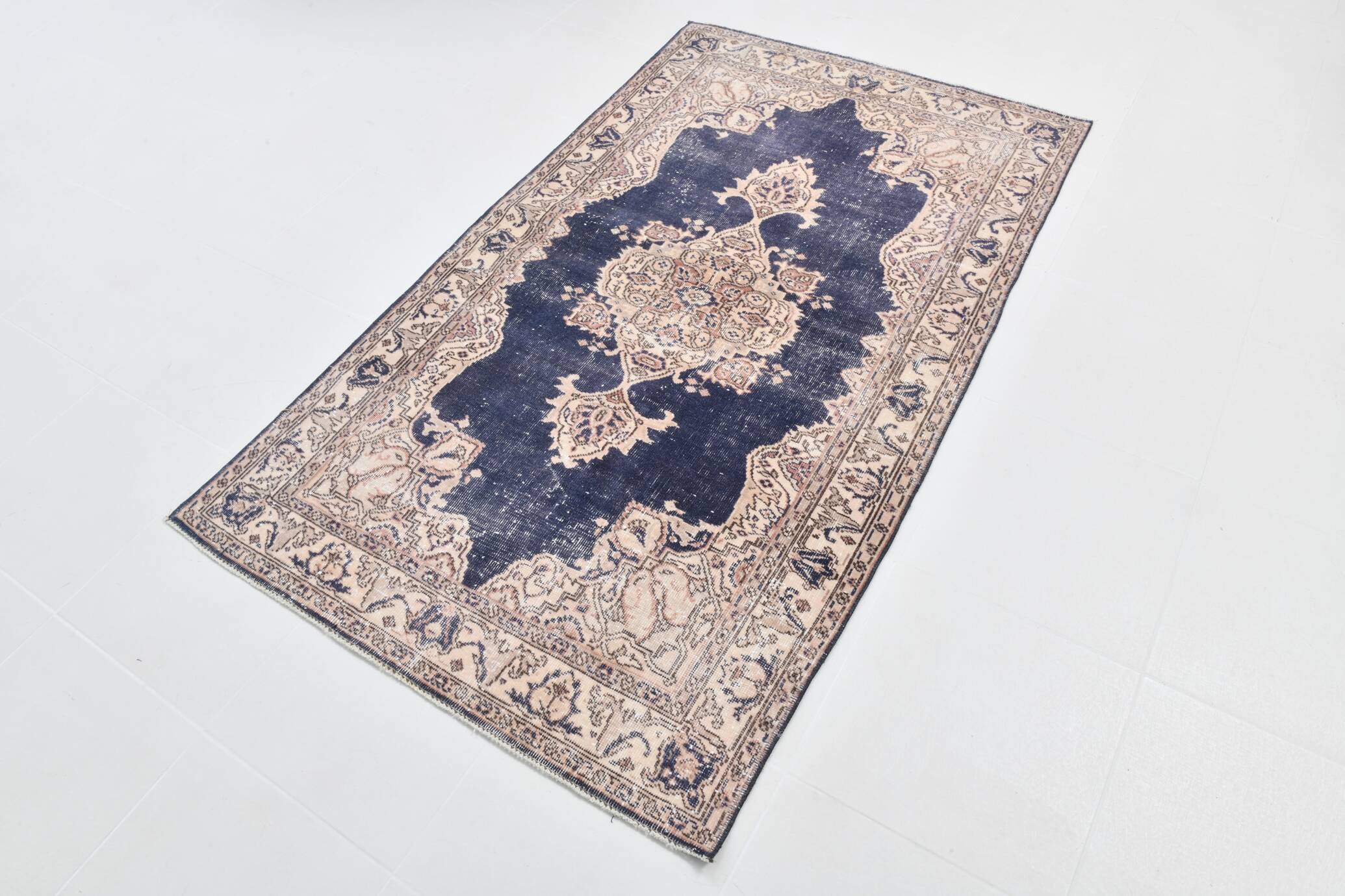 4x7 Beige & Blue Wool Vintage Rug, Handwoven Persian Rug, 116x198Cm