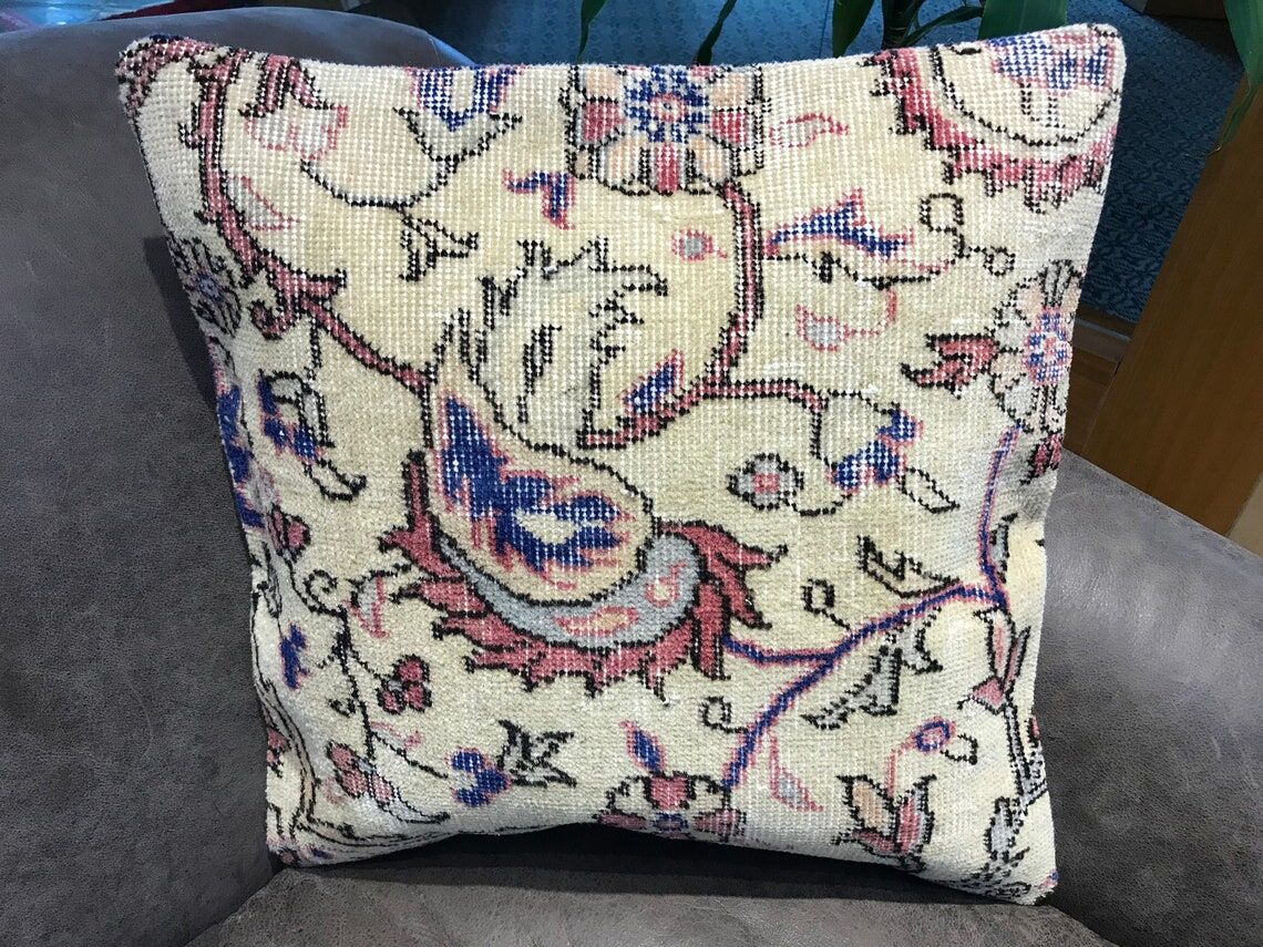 Vintage faded rug pillow case 50x50 cm