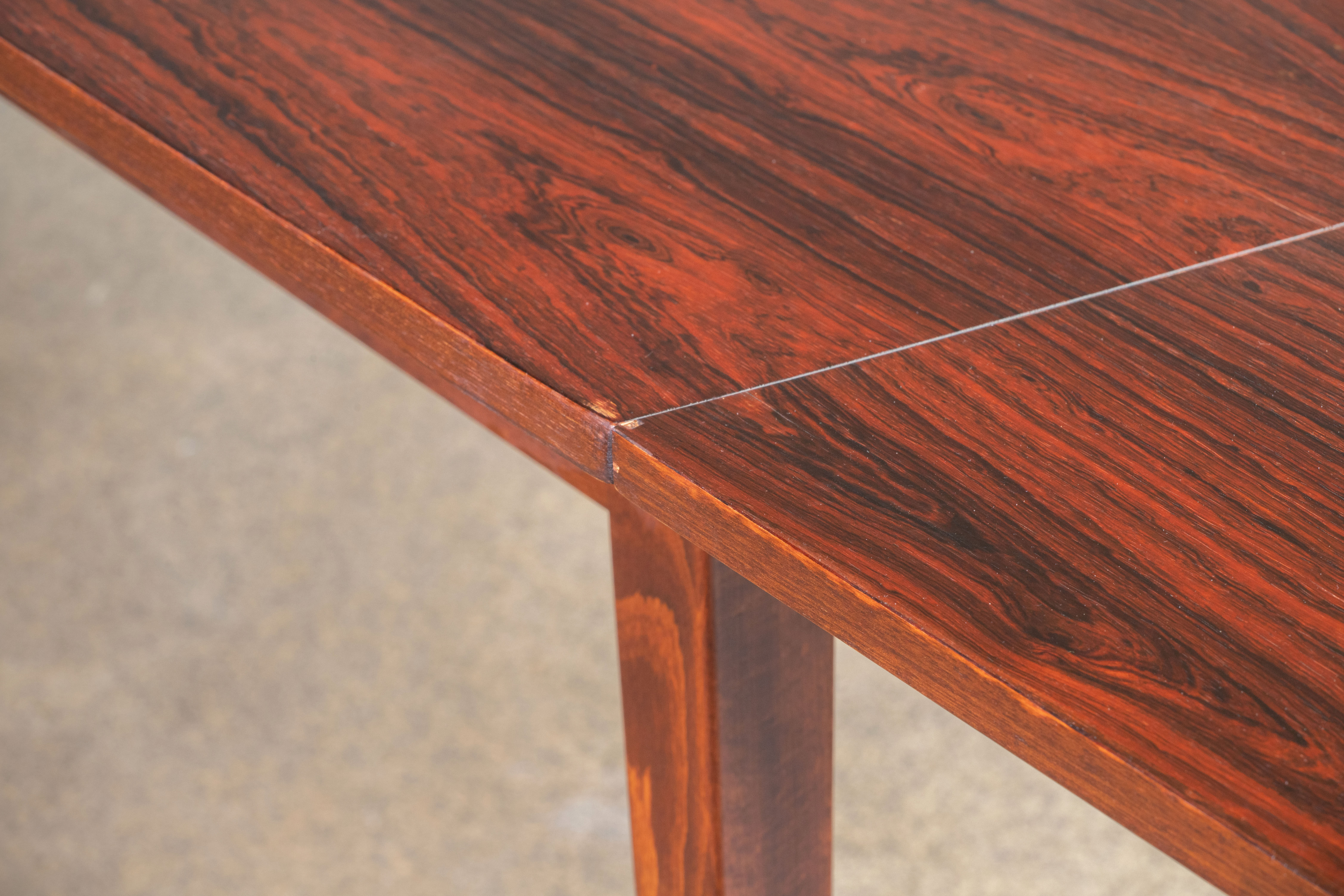 Table extensible scandinave en palissandre