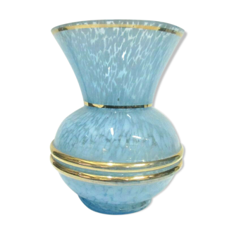Vase en verre bleu tacheté soufflé et cerclé de doré vers 1950