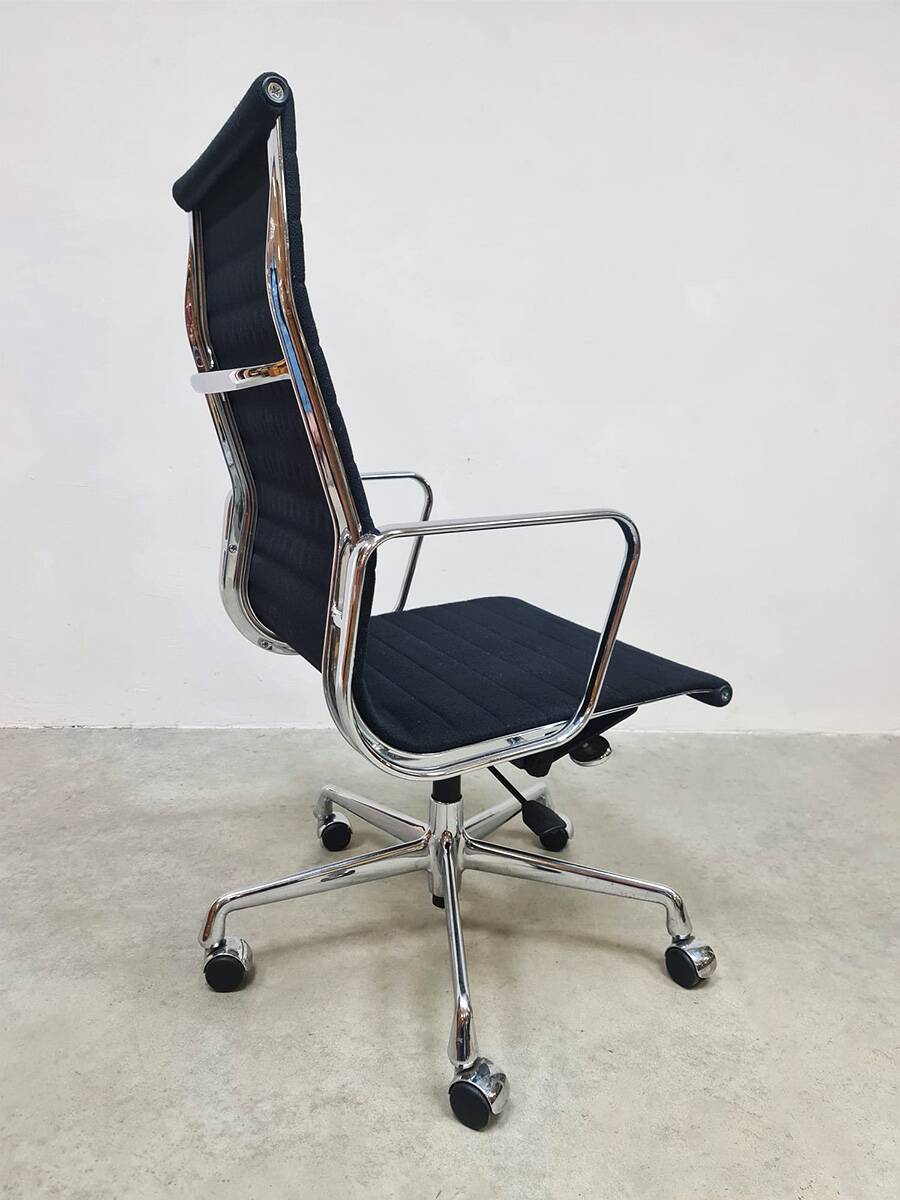 Vintage aluminum office chair EA 119 Charles and Ray Eames Vitra