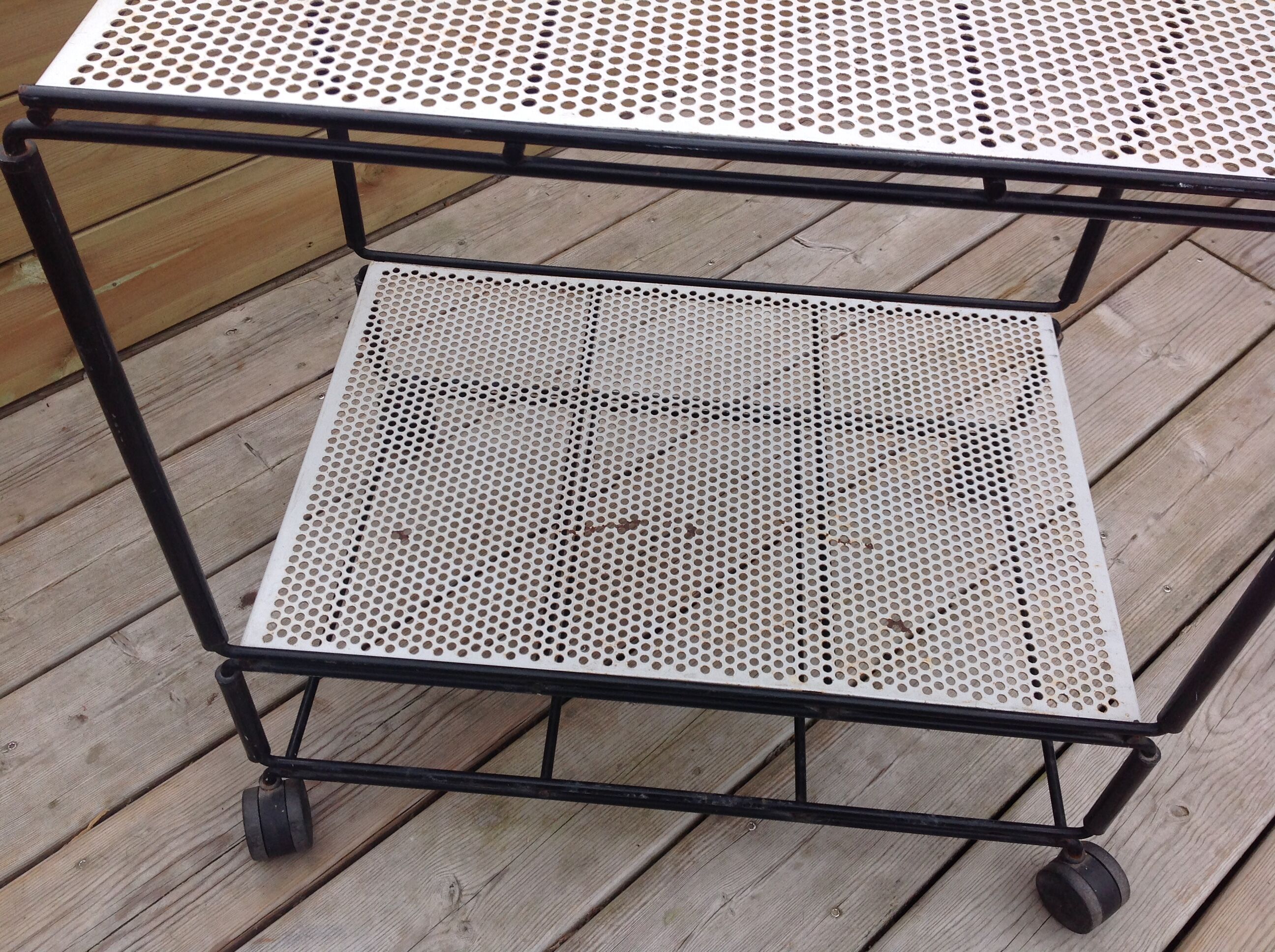 Perforated iron rolling table