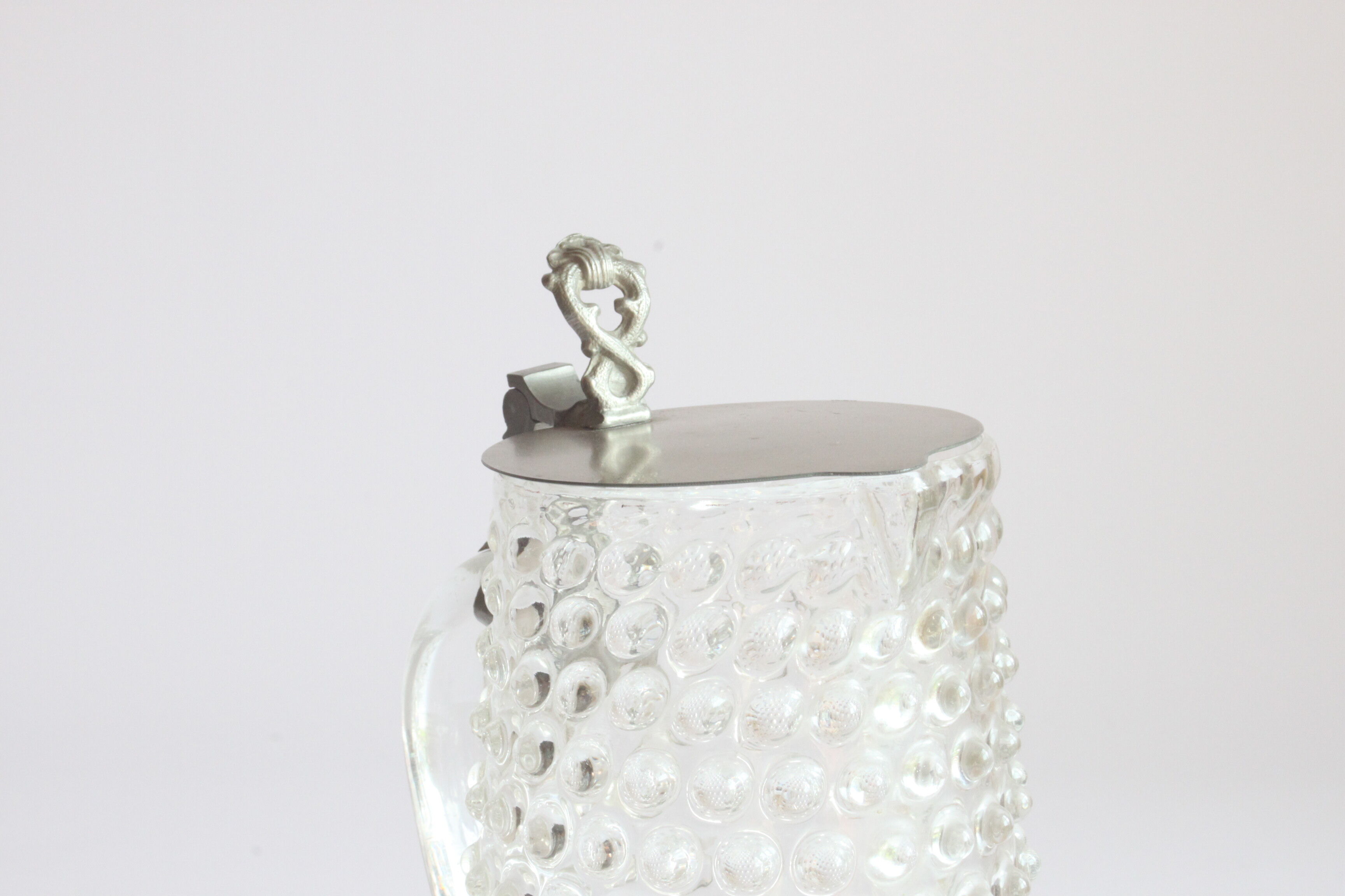 Verre de Liège, pichet en verre hobnail, Belgique du 19ème siècle.