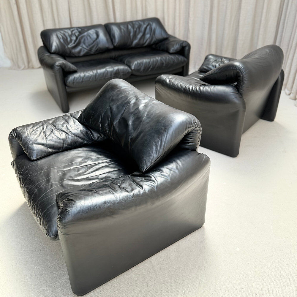 First edition Maralunga set, Vico Magistretti, Cassina, Italy, 1970s.