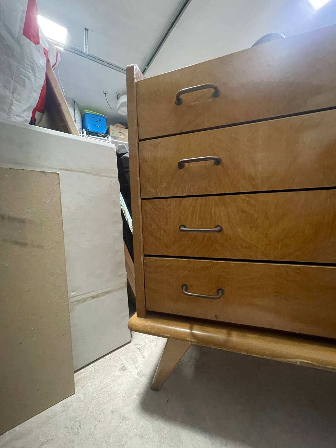 Compass foot chest of drawers