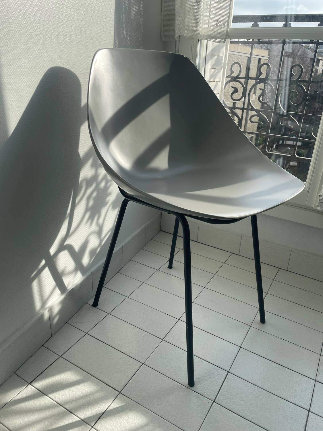 Pierre Guariche shell model chair