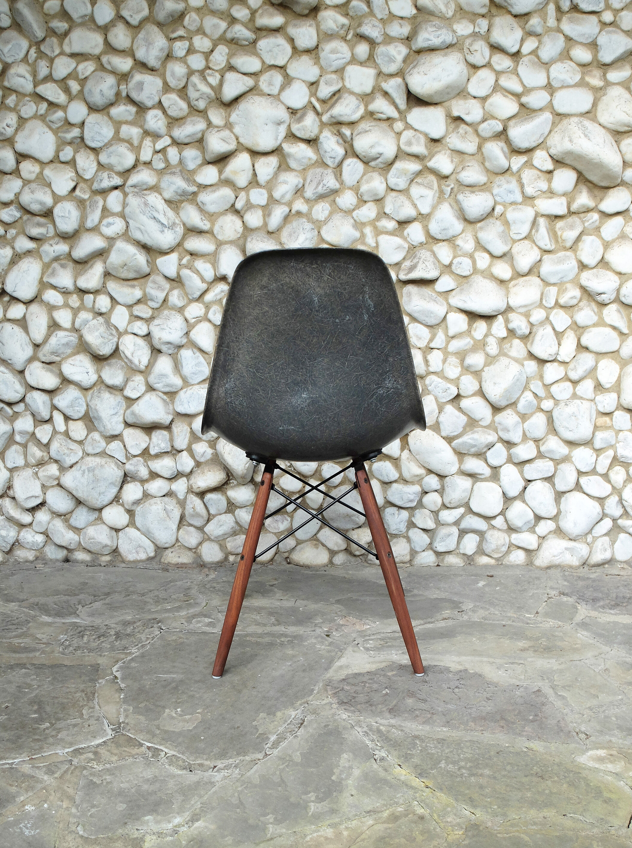DSW Charles & Ray Eames Chair for Herman Miller Grey Elephant Grey Dowel