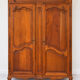 Armoire lingère de style Louis XV en bois sculpté, tiroir intérieur