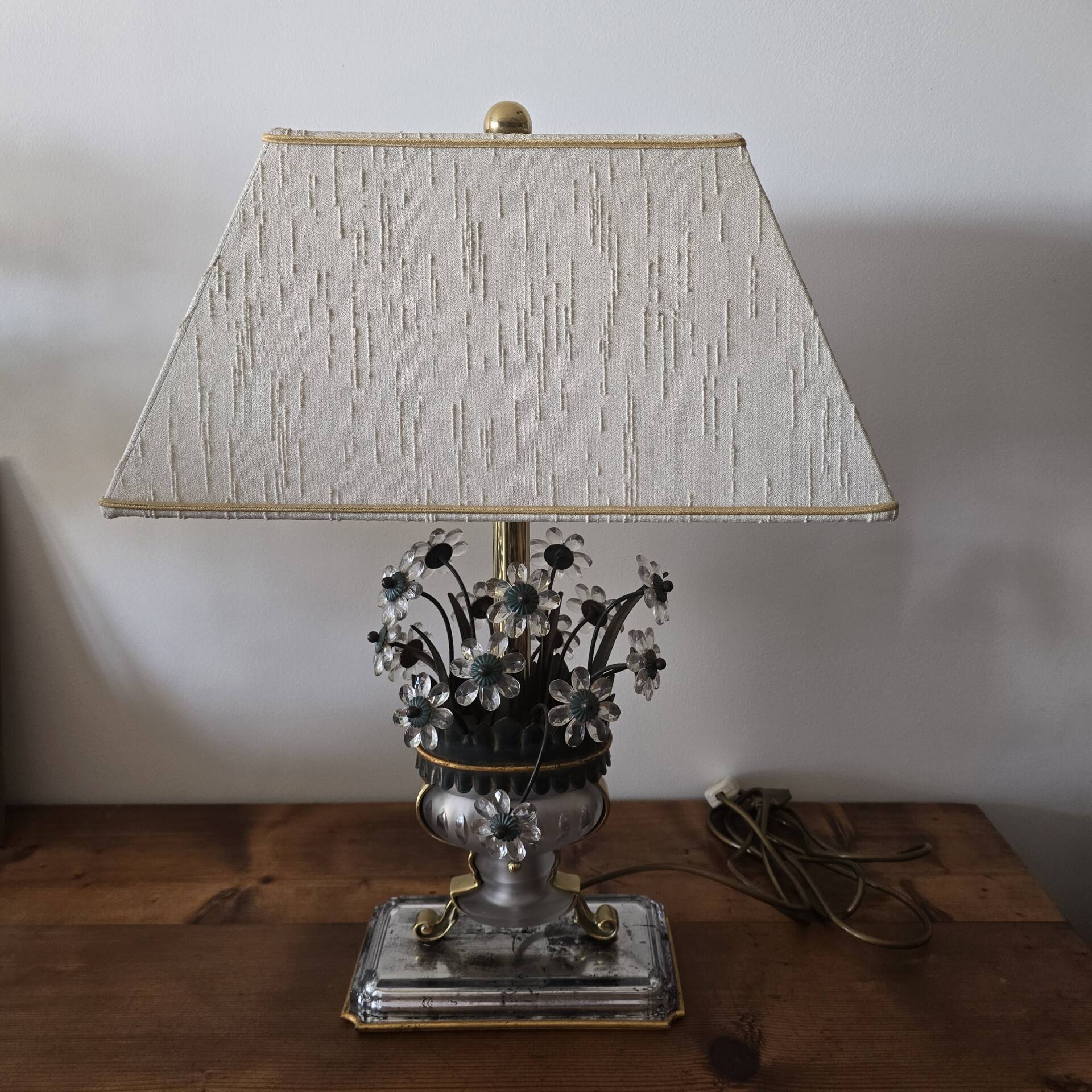 Table lamp