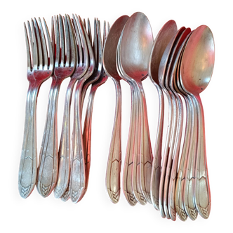 Set of 11 spoons + 8 forks in silver metal from the 1950s.