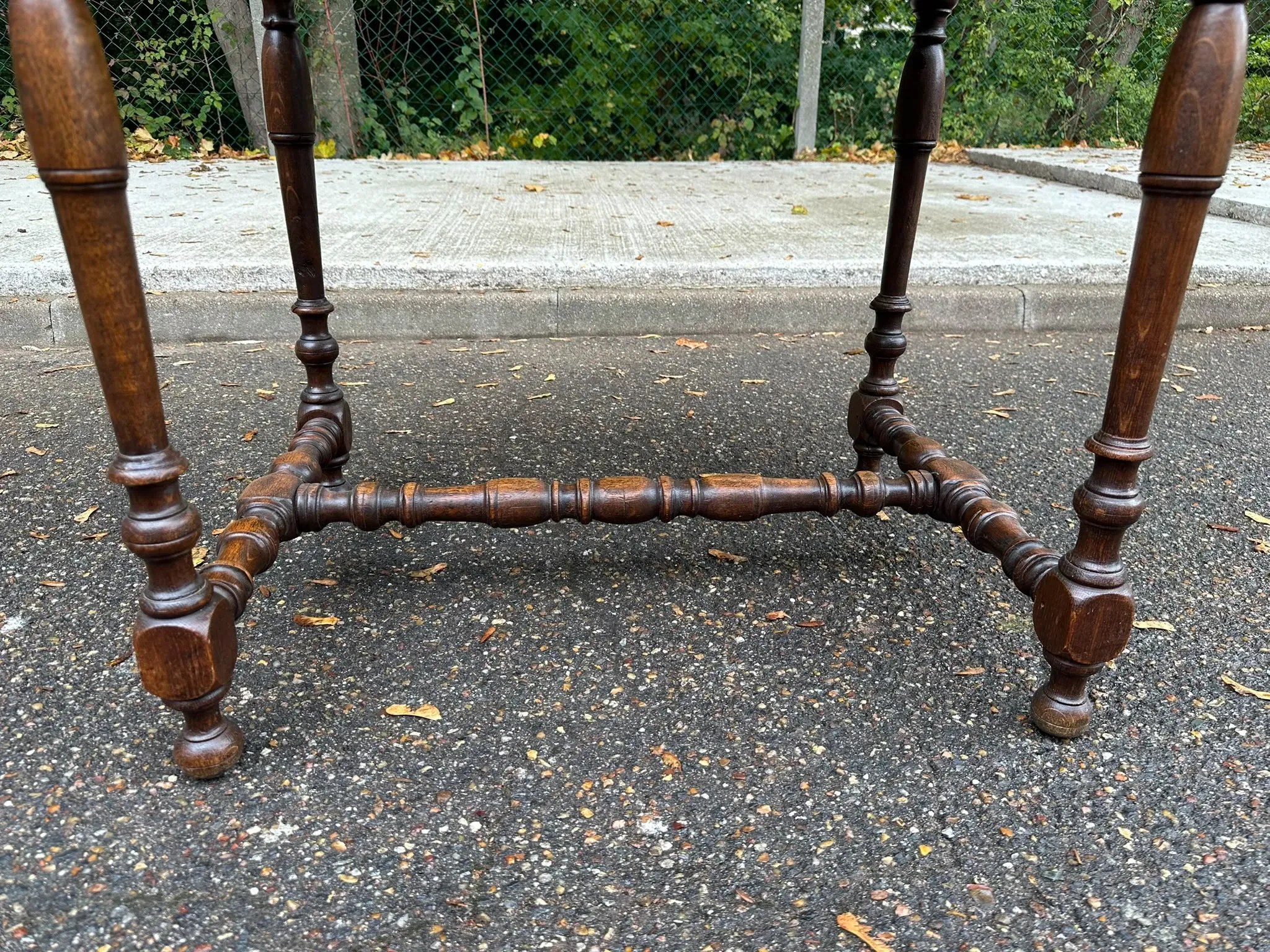 Solid walnut table in Louis XIII/Louis XIV style from the 19th century, 80x75cm.