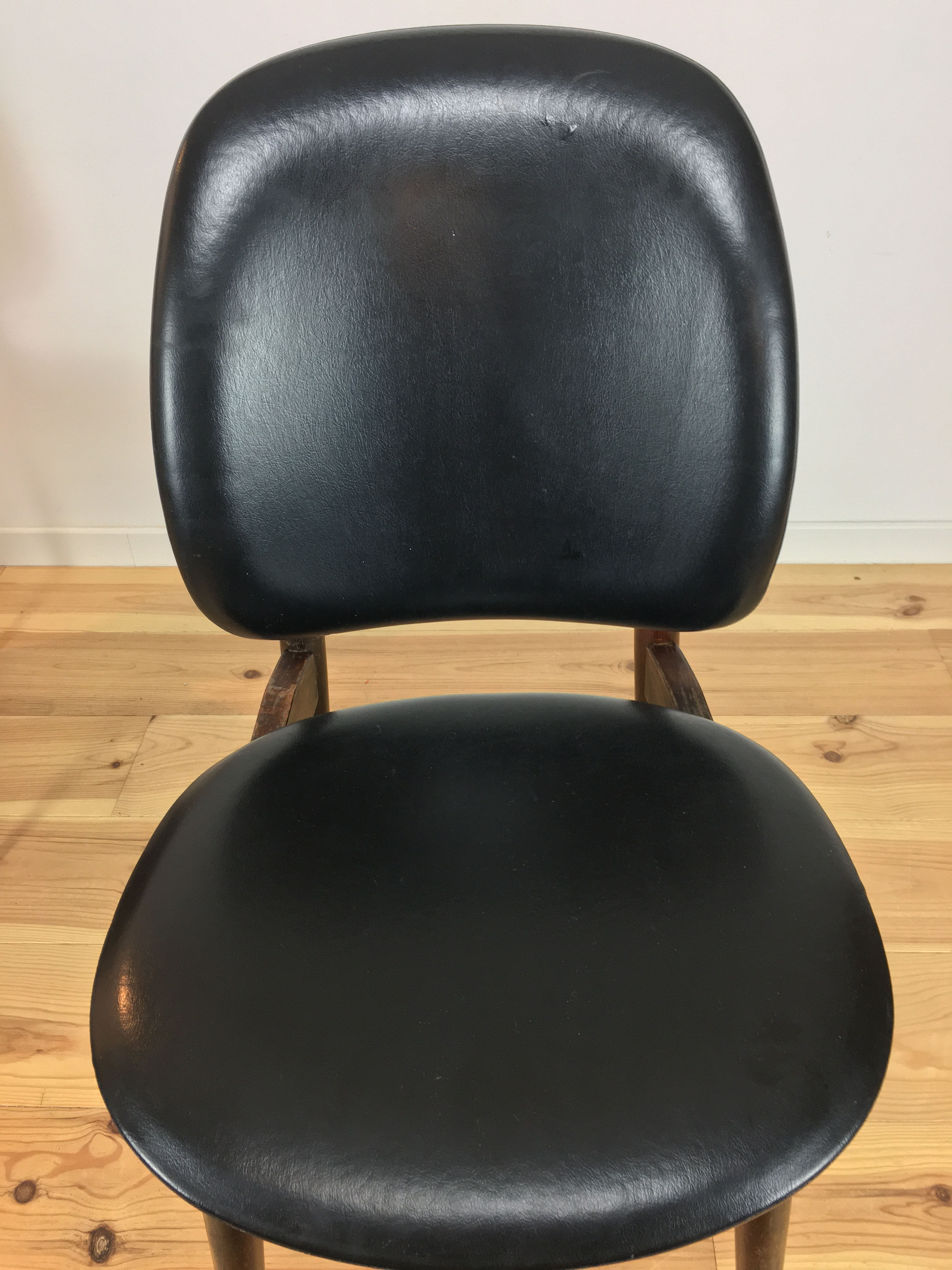 Pegasus chair by Baumann, black