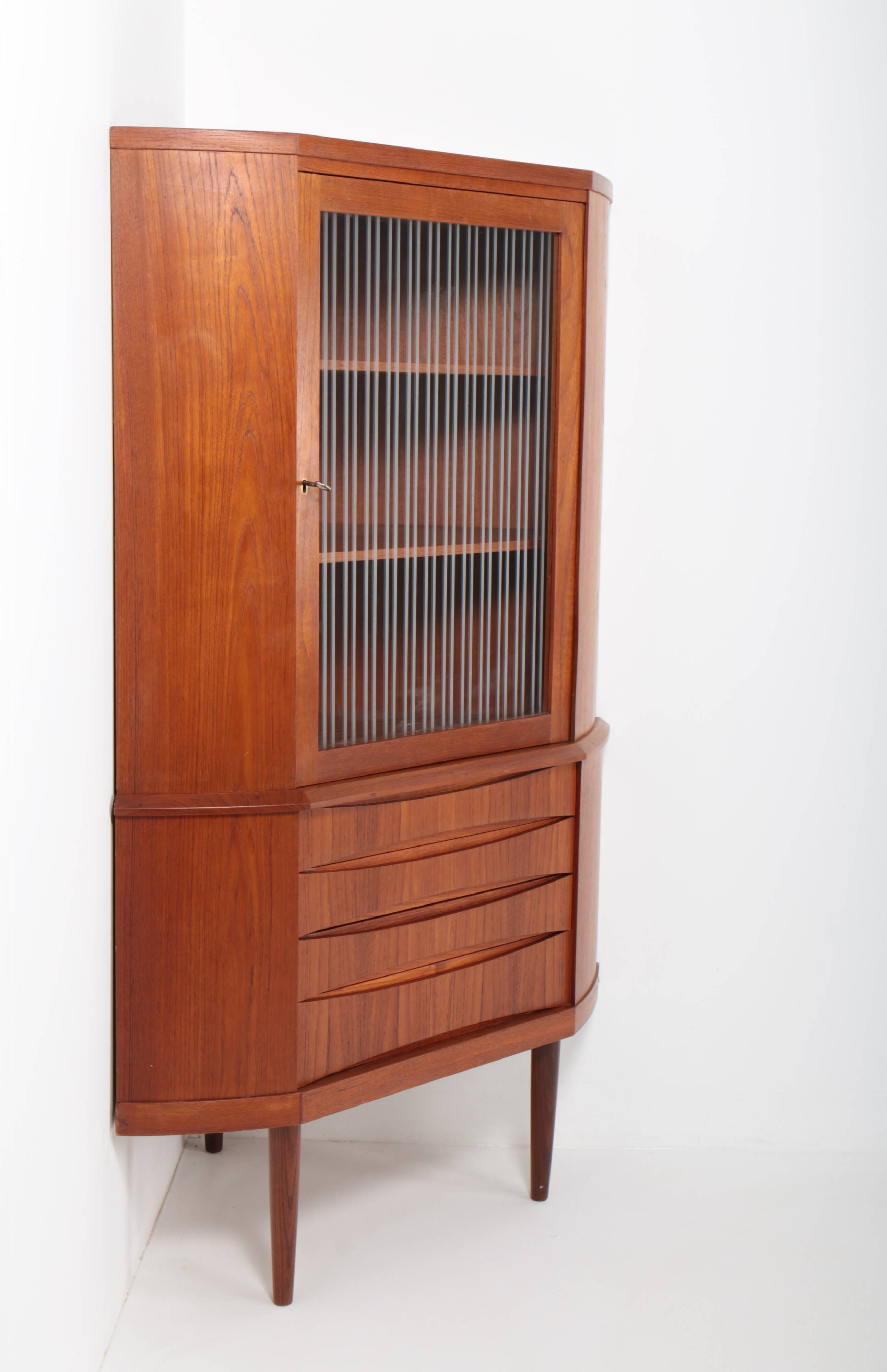 Danish teak corner cabinet - Midtjydsk Mobelfabrik