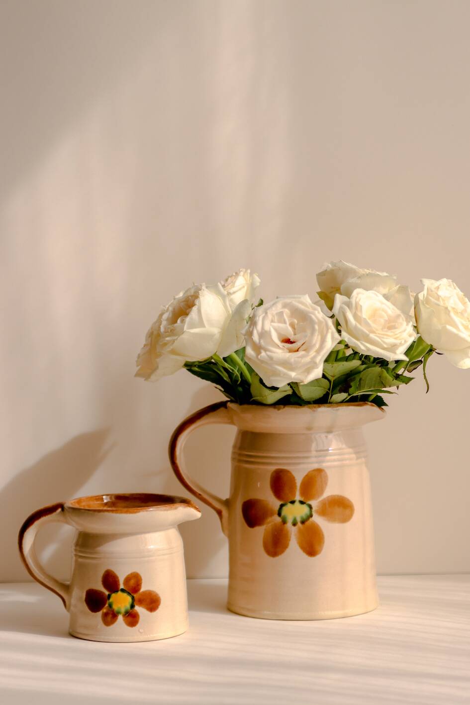 Set of 2 ceramic pitchers