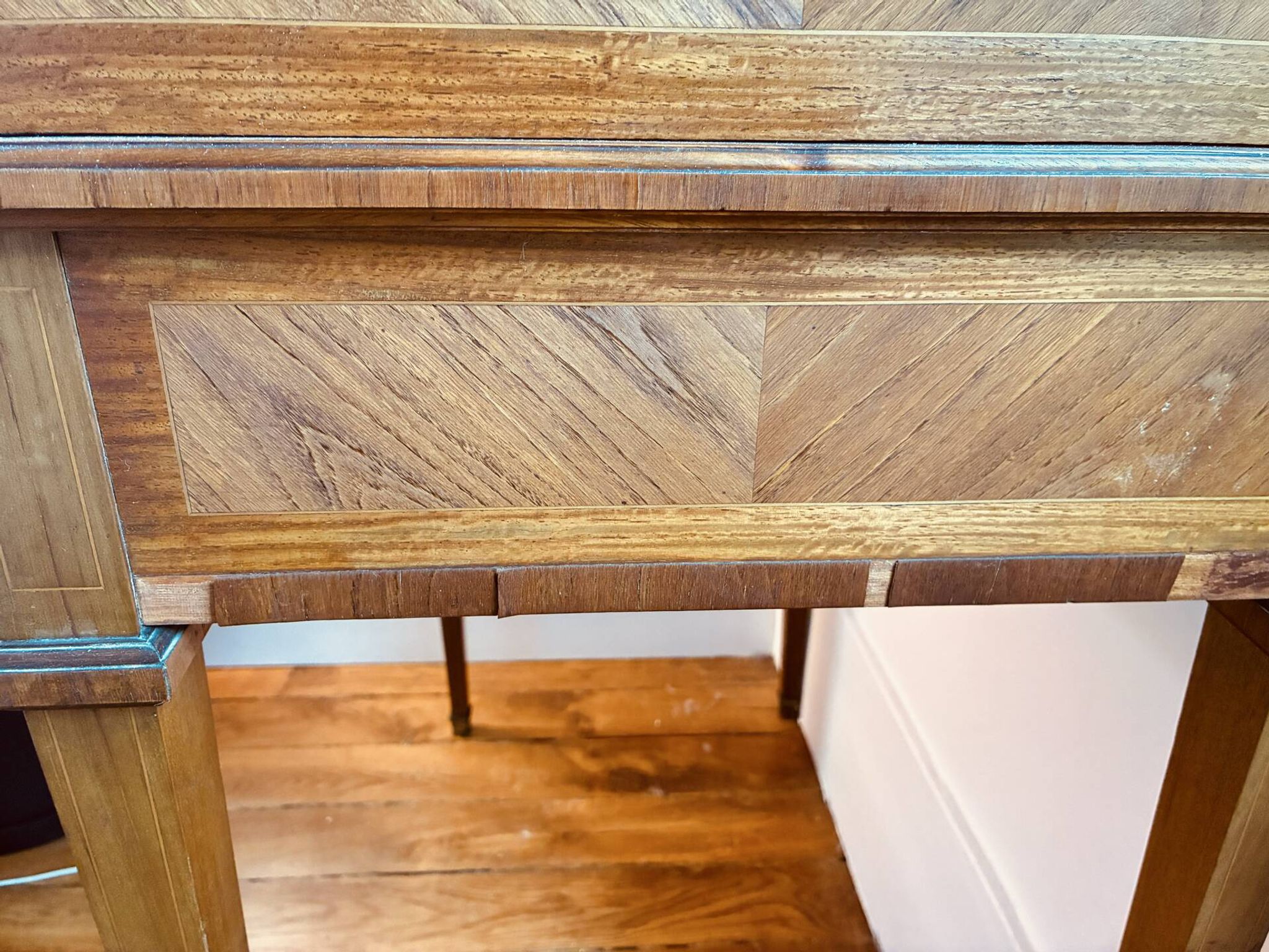 Cylinder desk