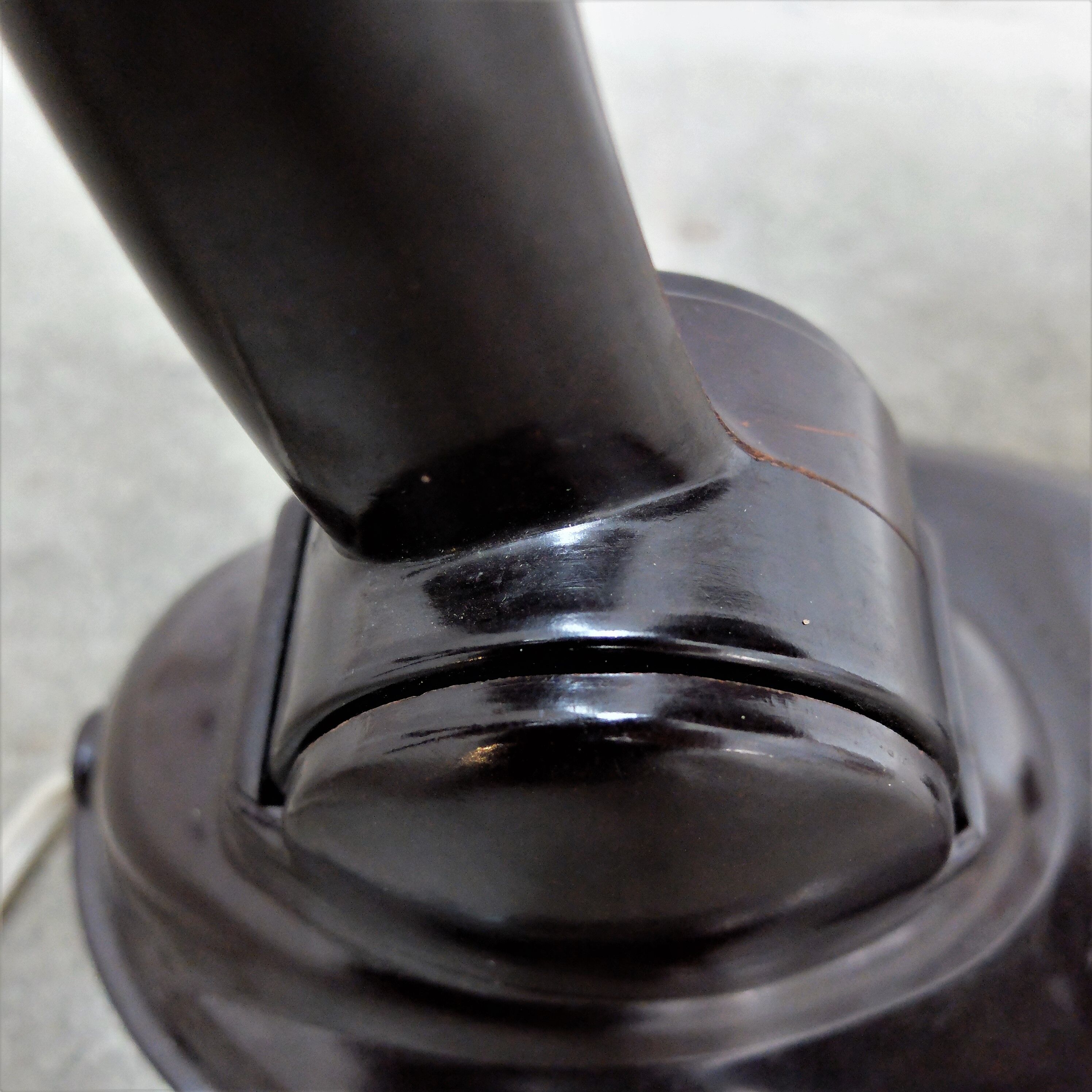 Bakelite desk lamp E.K. Cole