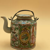 Théière en porcelaine de Chine Canton XIX°