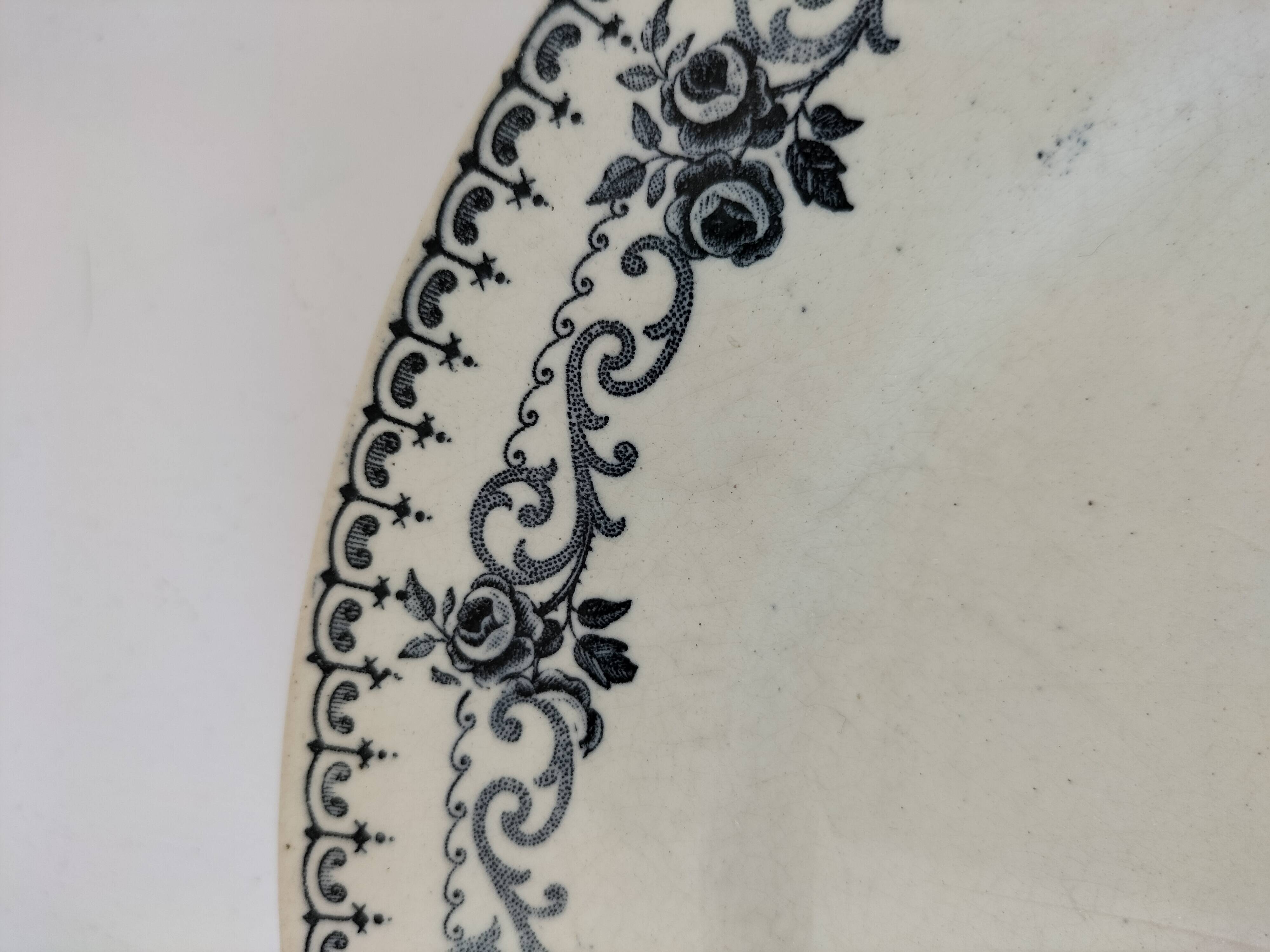 Plate from the H. Boulenger & Cie Choisy-le-Roi Parmentier model