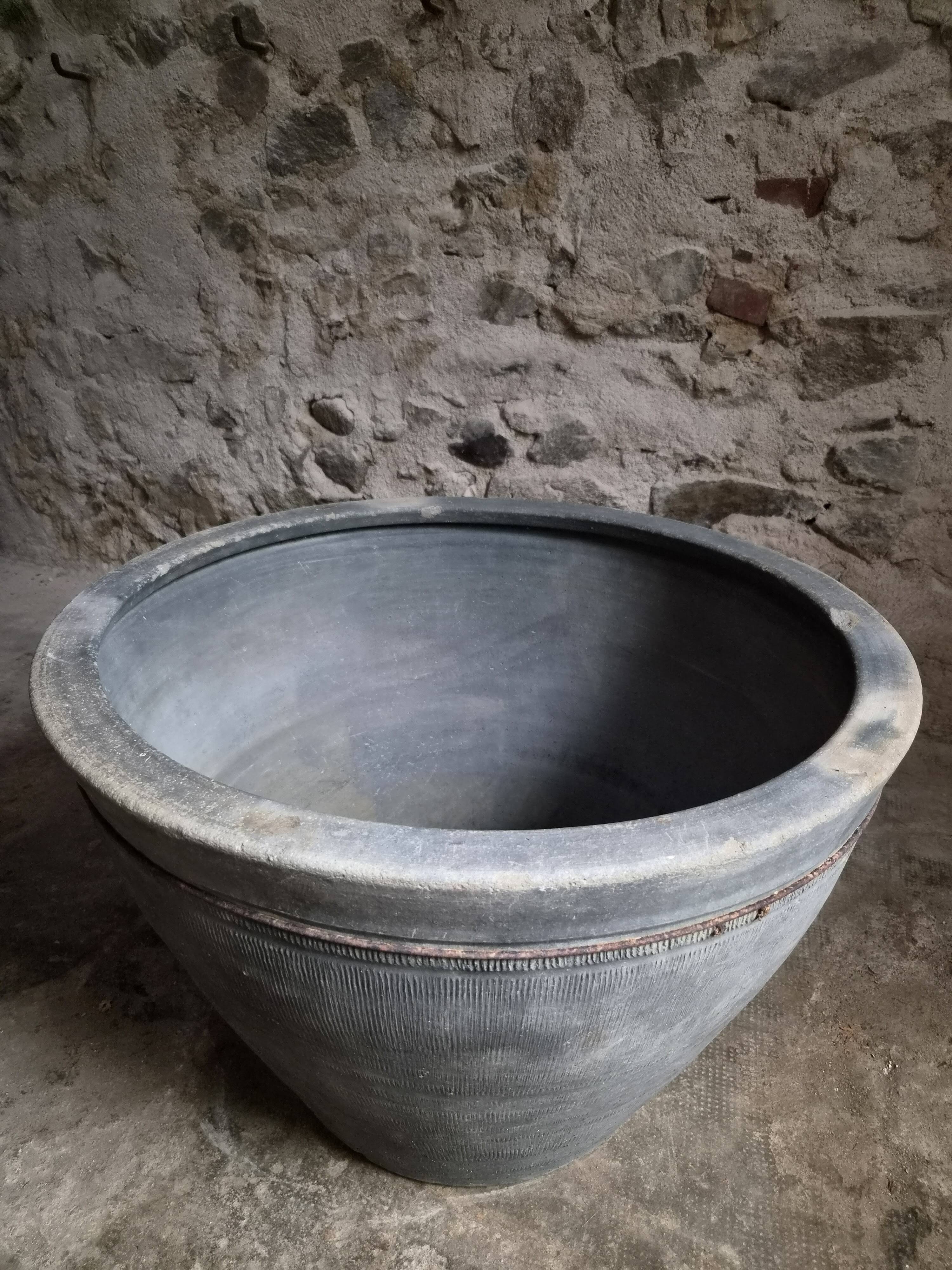 Antique terracotta planter – 19th-century laundry tub XXL