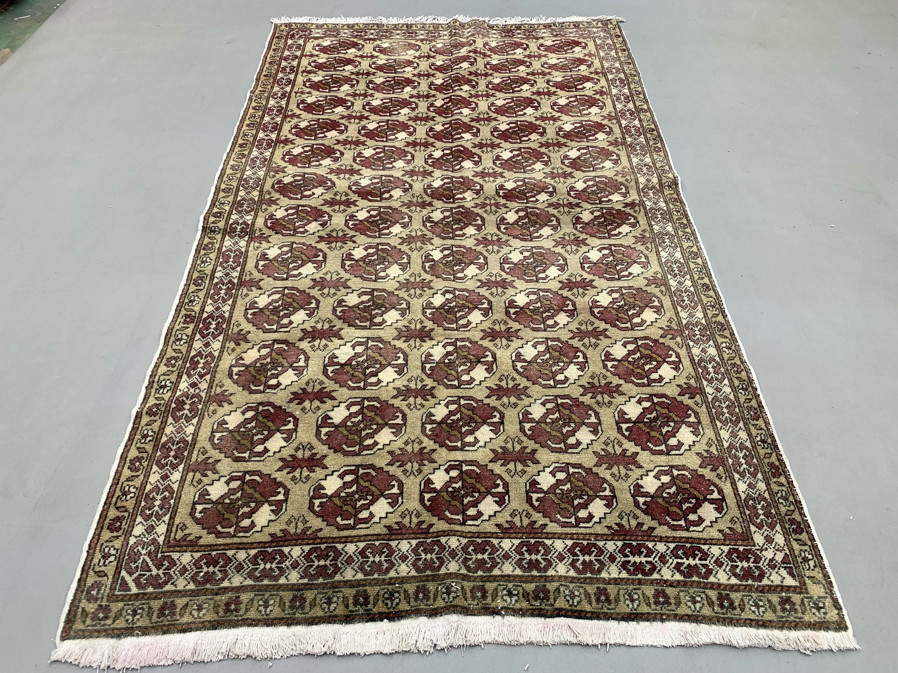 Vintage turkish rug 225x131 cm