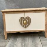 Vintage toy chest with removable heart