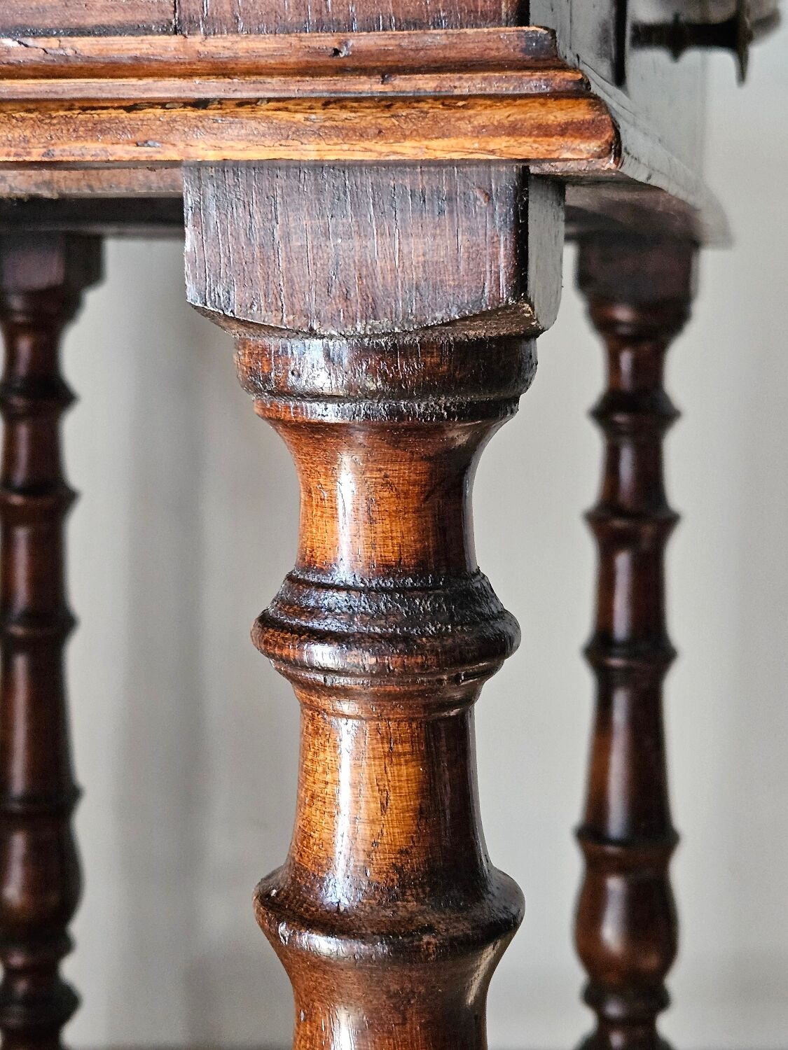 20th-century Renaissance-style table