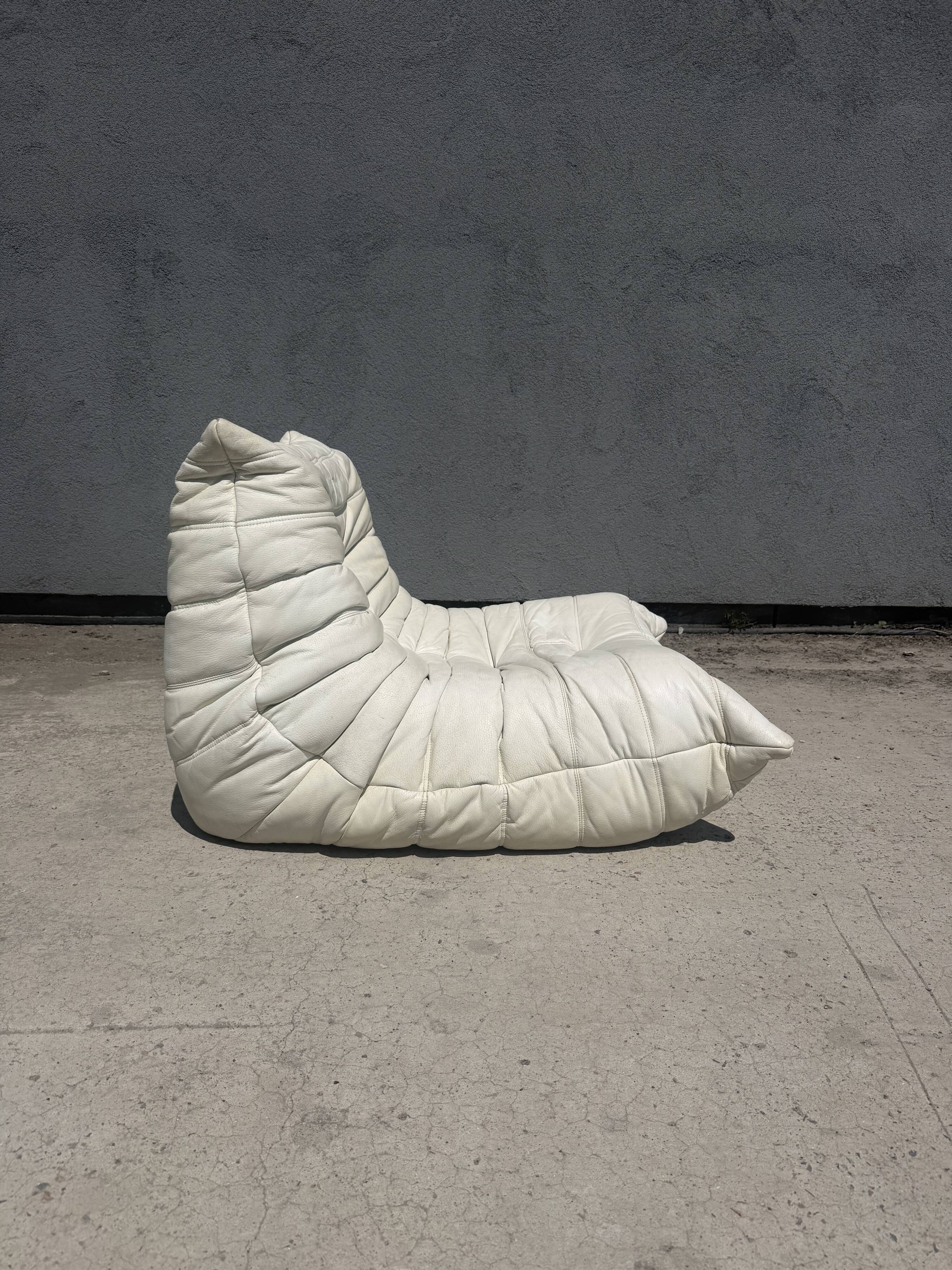 100% authentic Ligne Roset Togo 1-seater + pouf original leather Black & White