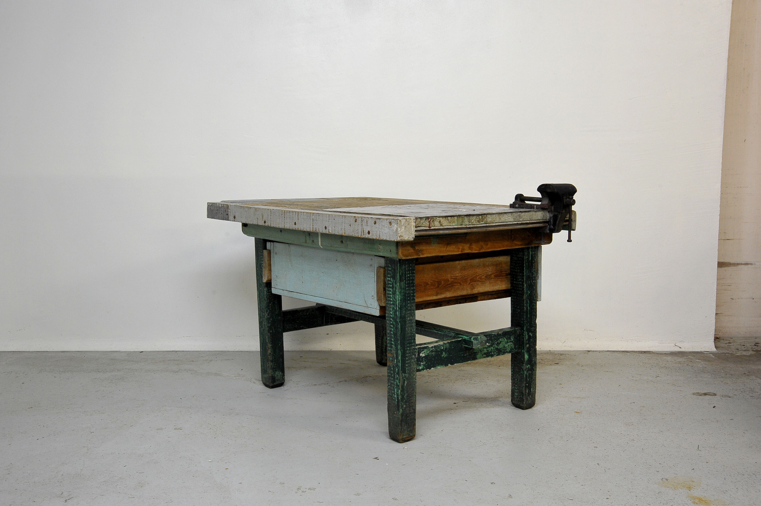 Old solid wood workbench 40/50