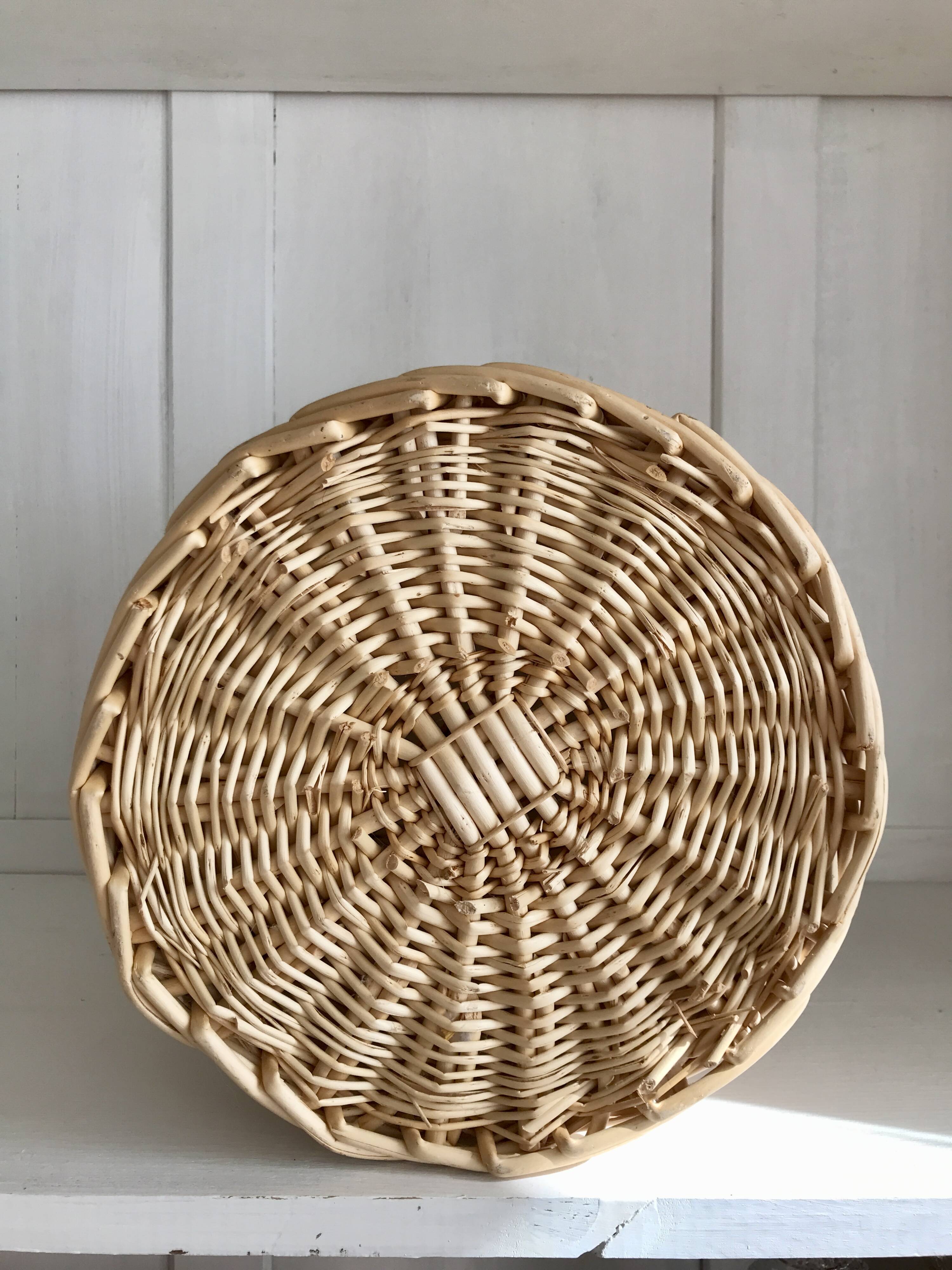Wicker basket, waste paper basket with lid