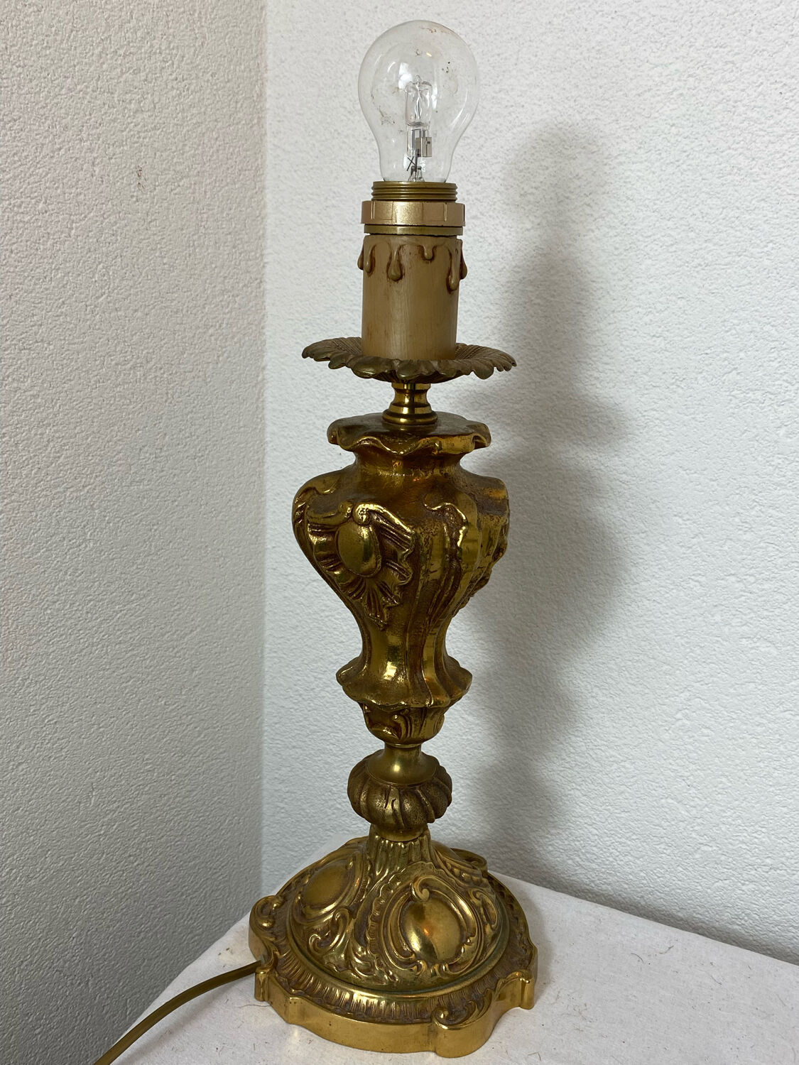 Pied de lampe en bronze