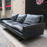 Leather sofa of the 70s footing in chrome