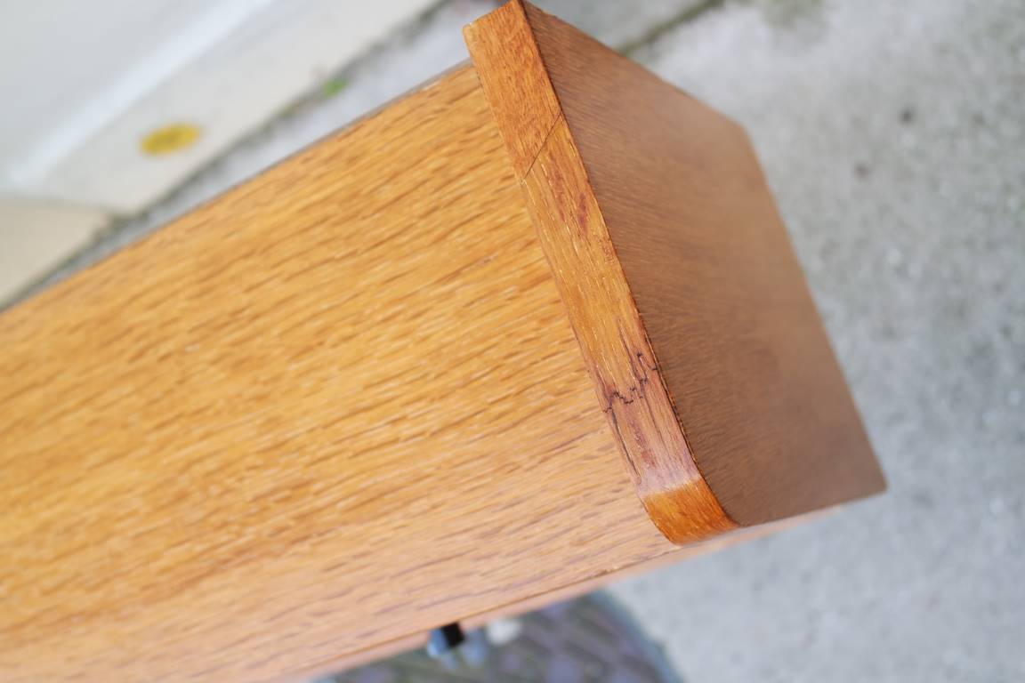 Enfilade feet metal compass