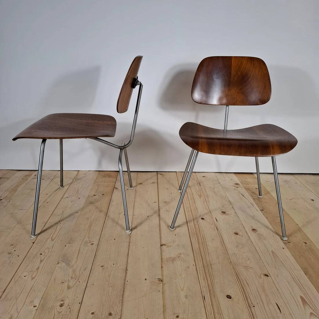 Set of 2 LCM chairs by Charles & Ray Eames for Herman Miller – Mid-Century