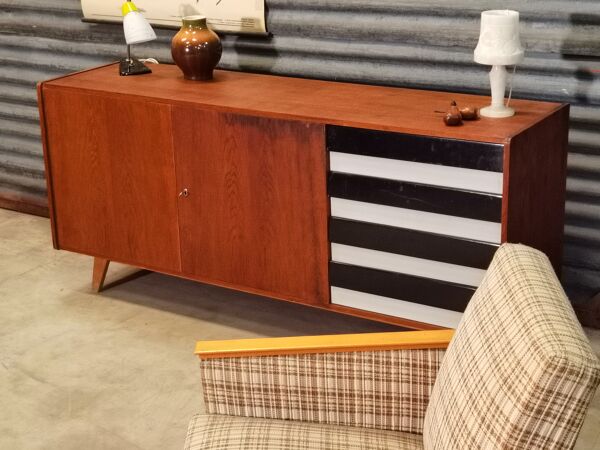 Enfilade U-460 de Jiri Jiroutek par Interier Praha