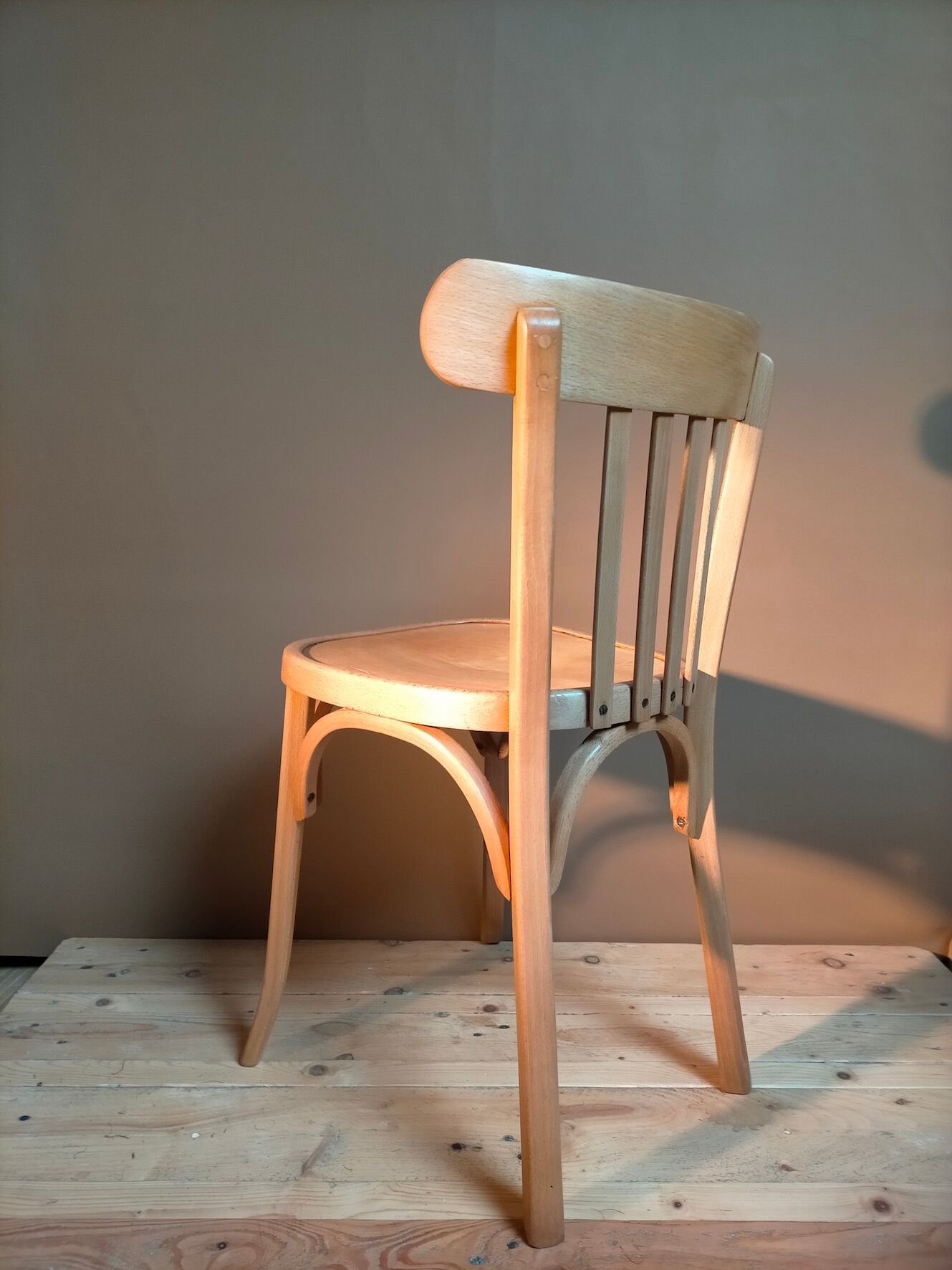 Set of two vintage bistro chairs in curved wood - baumann