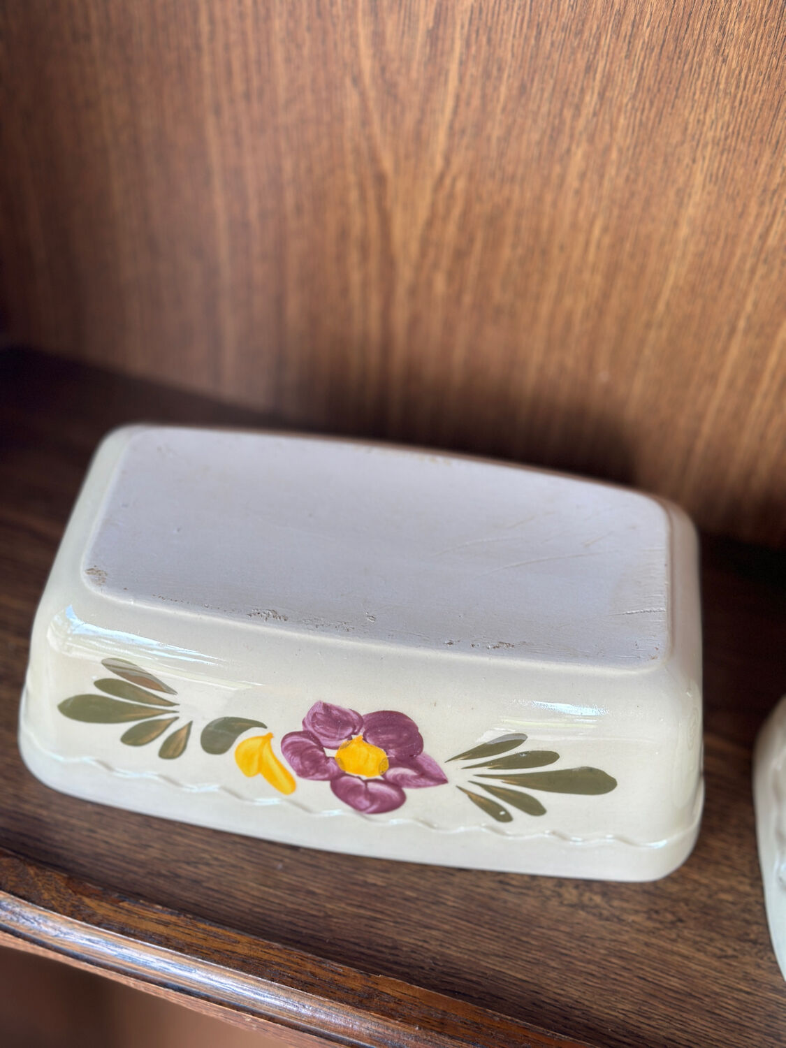 Lot 2 cake dishes