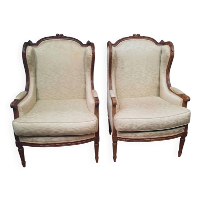 Paire de bergere à oreilles de style Louis XVI