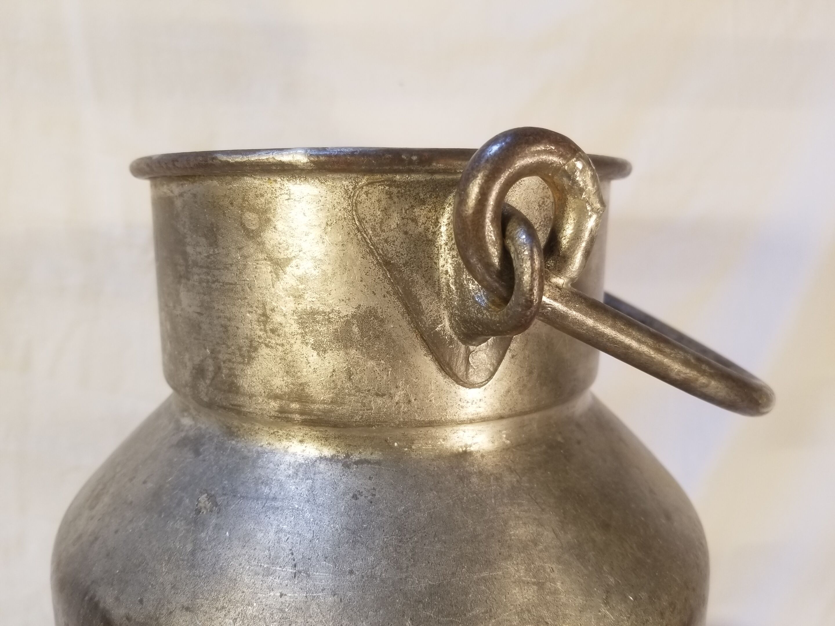 Authentic 10l old metal milk pot