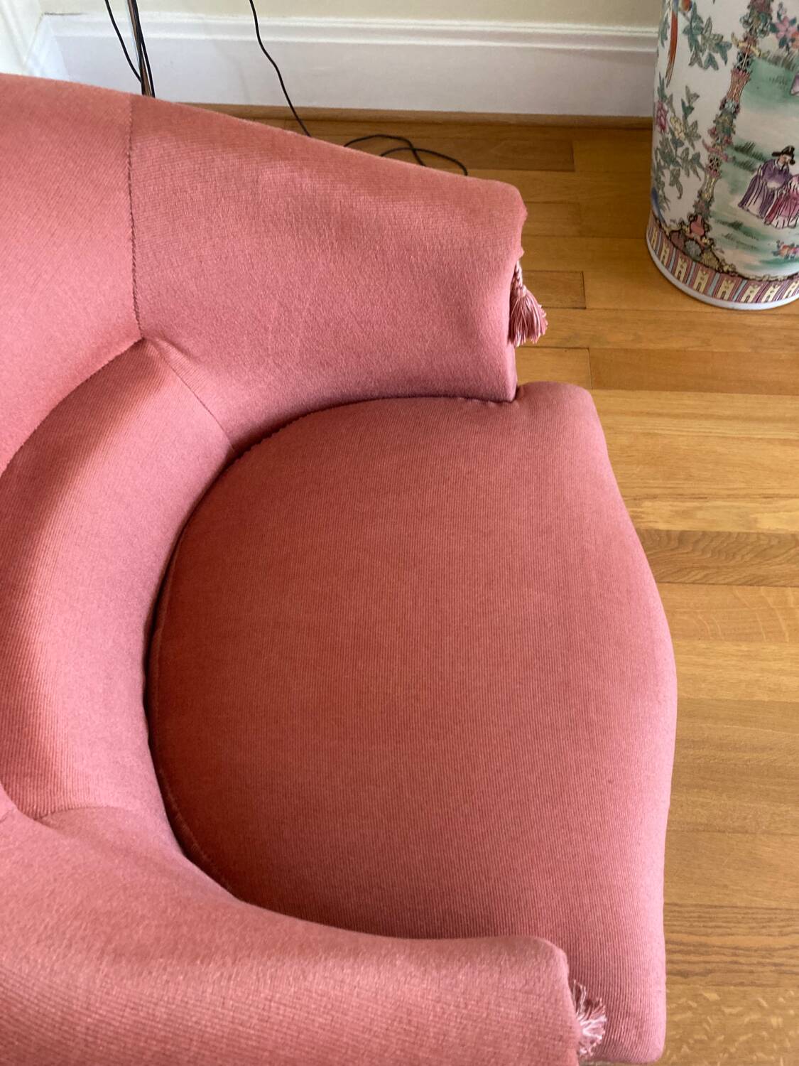 Pink velvet toad armchair