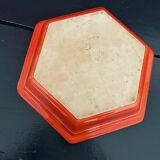 Plat hexagonal par Émile Henry