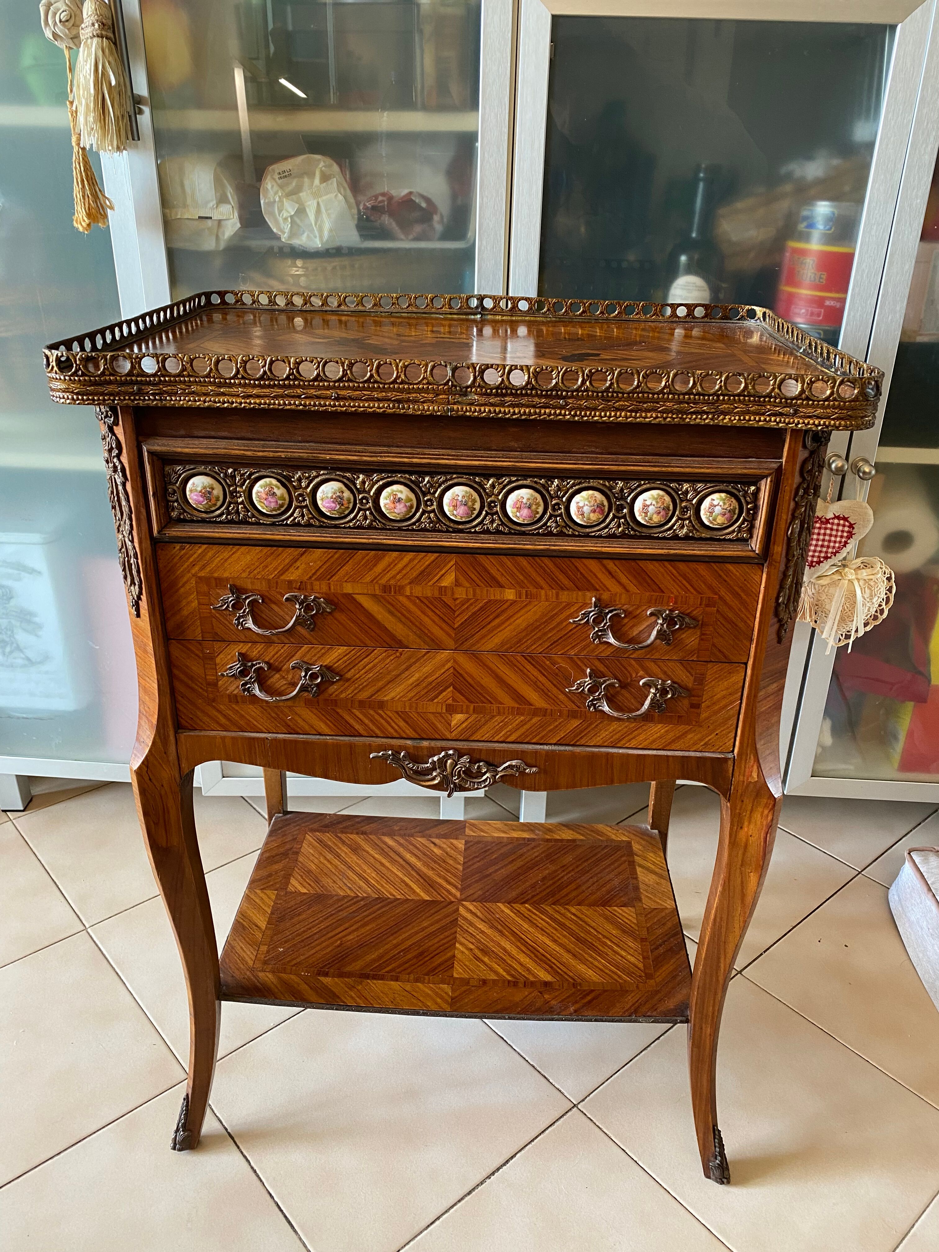 Dresser Chiffonnière Era NIII style Louis XVI