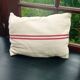Coussin en chanvre à rayures rouges