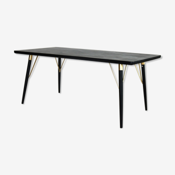 Nordal dining table