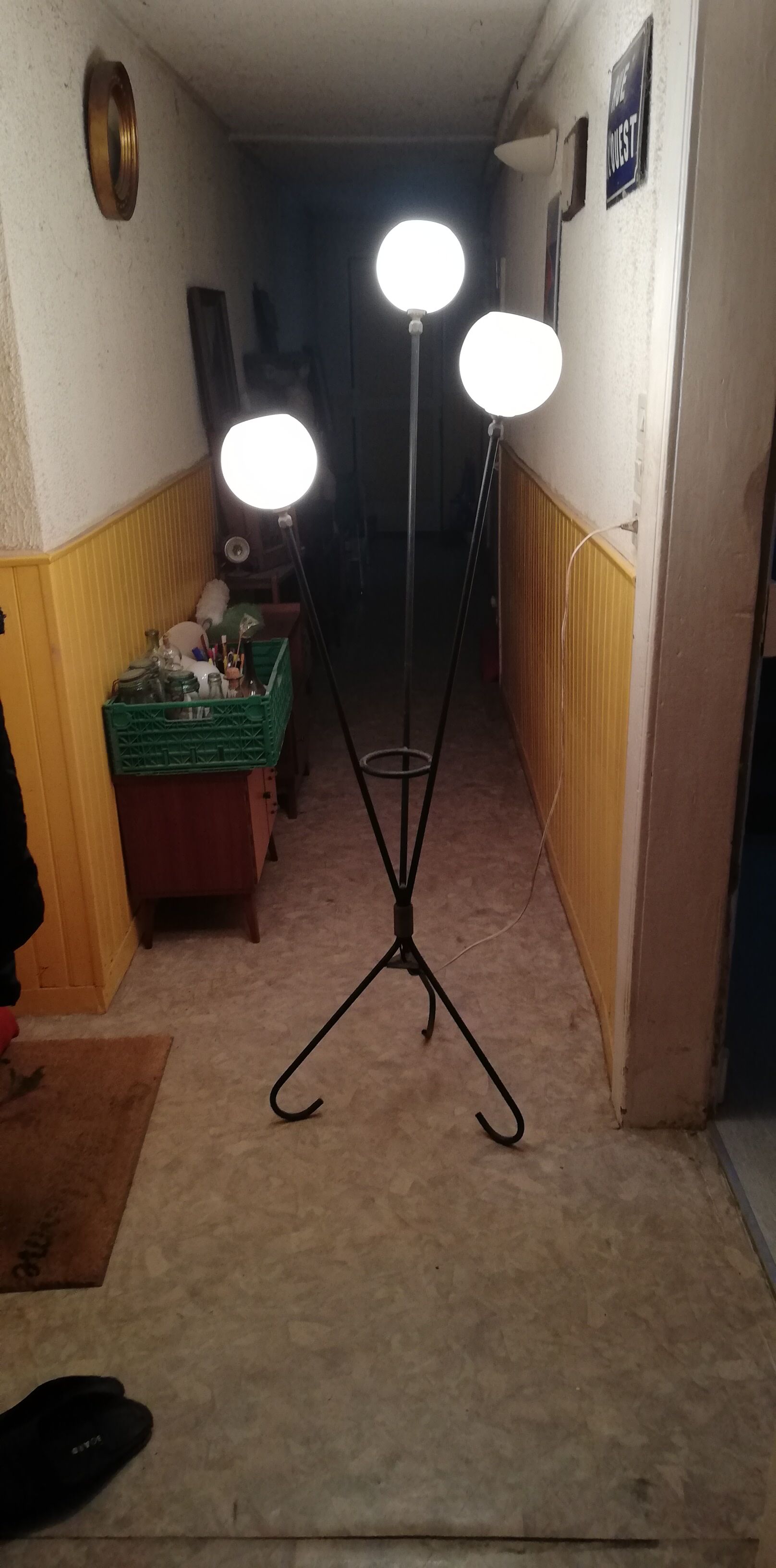 Vintage 3-spoke floor lamp